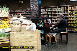 Piano in a grocery store Adelaide 20151117_110823 LR5